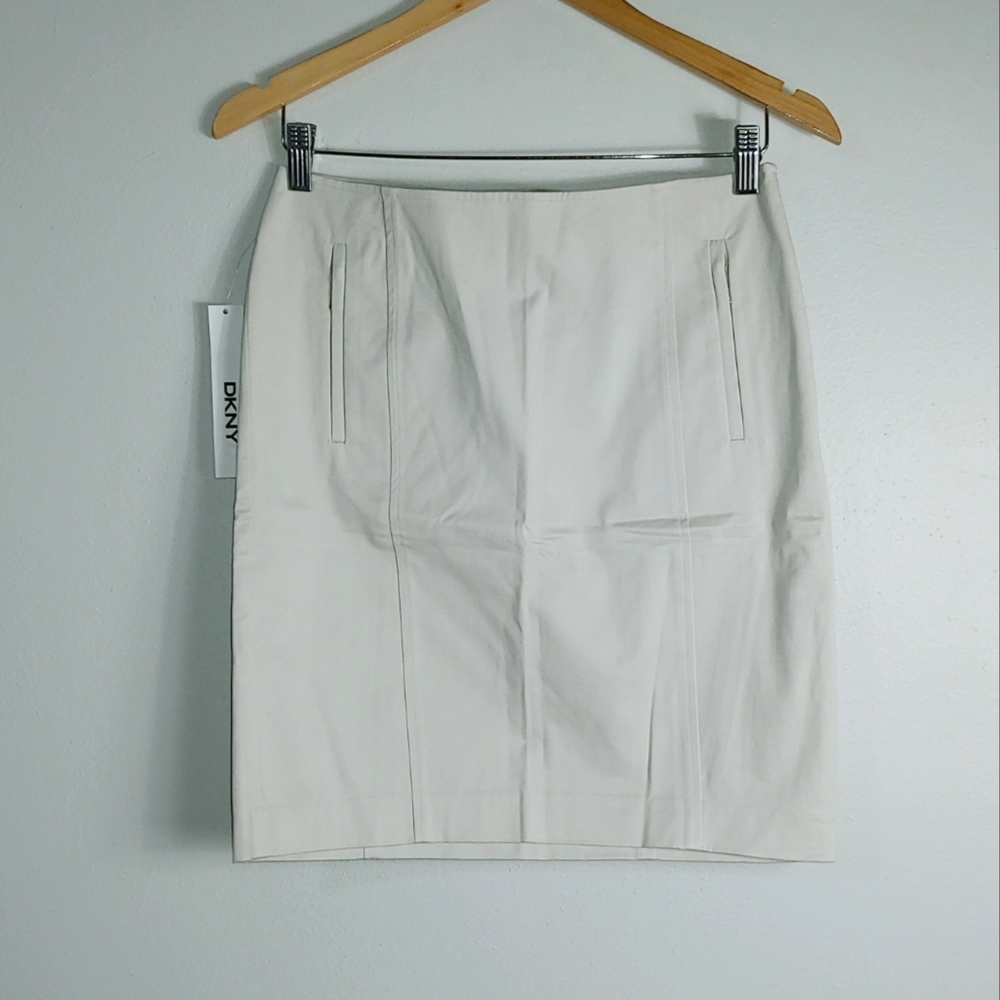6 NWT DKNYC Stone Khaki Pencil Skirt